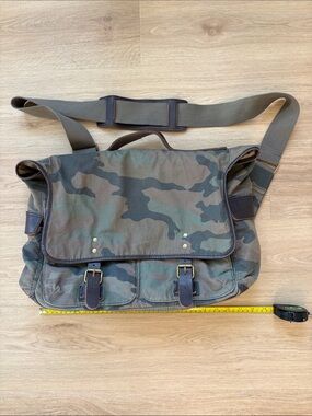 Unisex Camouflage Canvas & Leather Messenger Bag - Olive